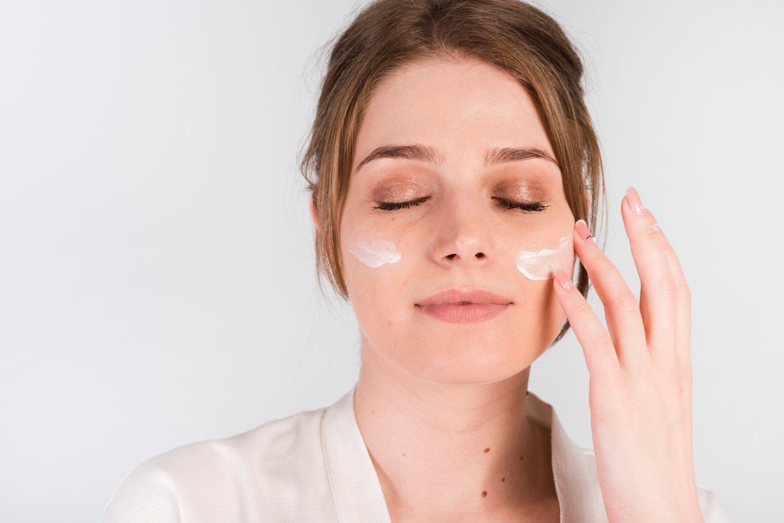 girl-applying-herself-cosmetic-product girl-applying-herself-cosmetic-product